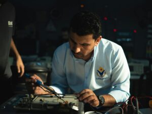 Почему техника часто «умирает» сразу после окончания гарантии — правда и полезные лайфхаки